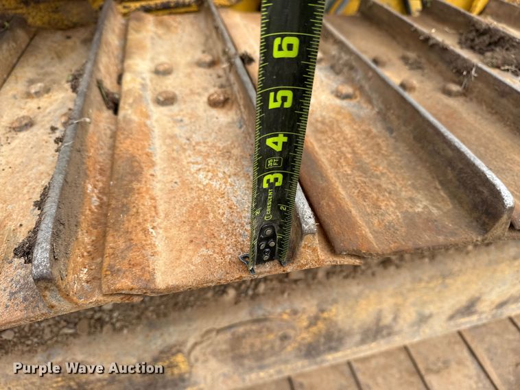 image for item DQ4268 2002 Komatsu 31PX-21 dozer