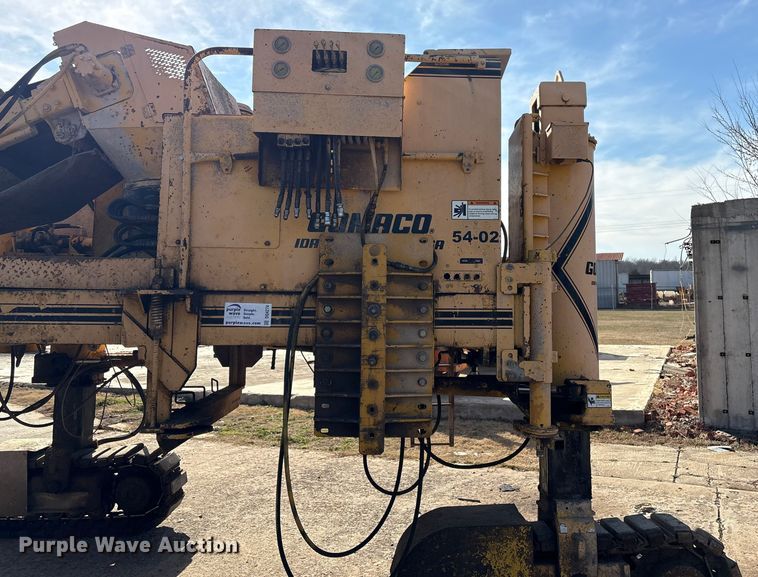 image for item DQ4274 Gomaco GT 6300 slipform paver