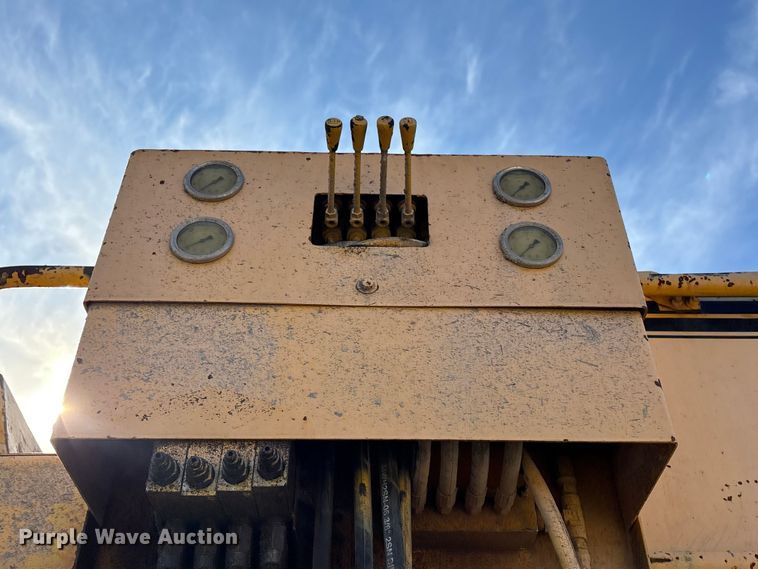 image for item DQ4274 Gomaco GT 6300 slipform paver