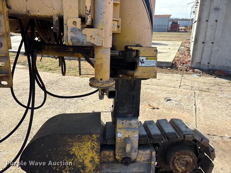 image for item DQ4274 Gomaco GT 6300 slipform paver