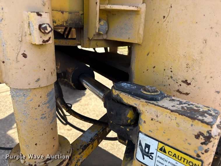 image for item DQ4274 Gomaco GT 6300 slipform paver