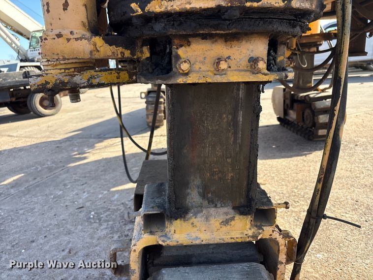 image for item DQ4274 Gomaco GT 6300 slipform paver