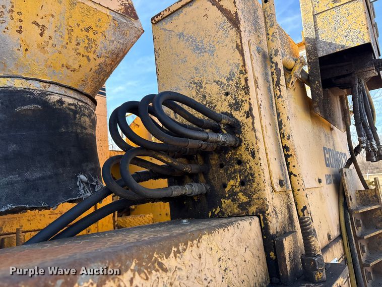 image for item DQ4274 Gomaco GT 6300 slipform paver