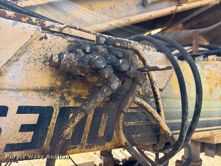 image for item DQ4274 Gomaco GT 6300 slipform paver