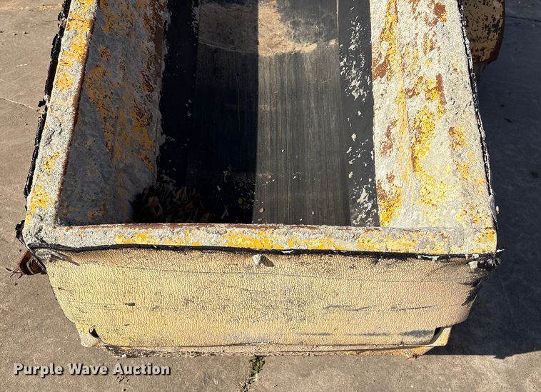 image for item DQ4274 Gomaco GT 6300 slipform paver