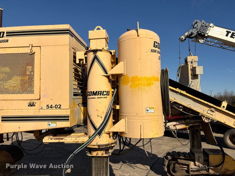 image for item DQ4274 Gomaco GT 6300 slipform paver