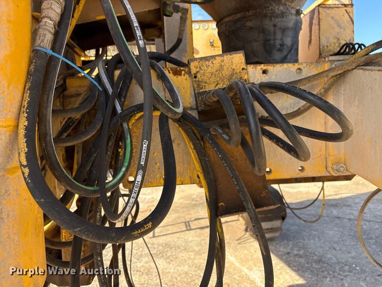 image for item DQ4274 Gomaco GT 6300 slipform paver