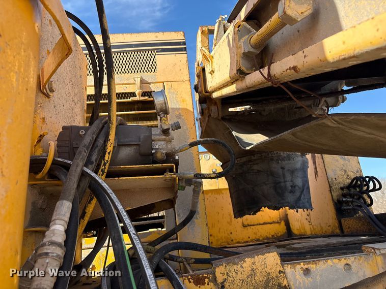 image for item DQ4274 Gomaco GT 6300 slipform paver