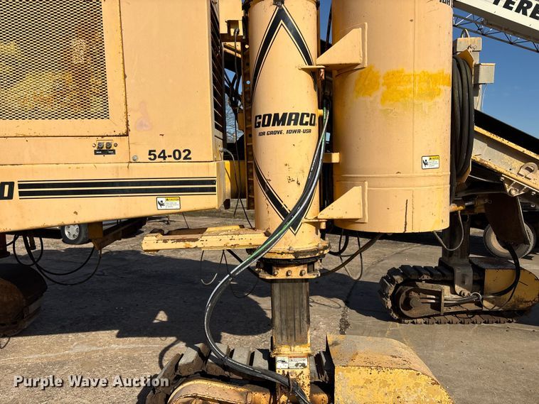 image for item DQ4274 Gomaco GT 6300 slipform paver