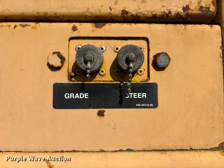 image for item DQ4274 Gomaco GT 6300 slipform paver