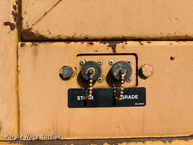 image for item DQ4274 Gomaco GT 6300 slipform paver