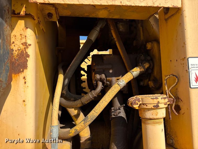 image for item DQ4274 Gomaco GT 6300 slipform paver