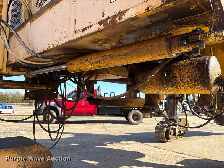 image for item DQ4274 Gomaco GT 6300 slipform paver