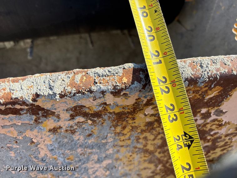 image for item DQ4274 Gomaco GT 6300 slipform paver