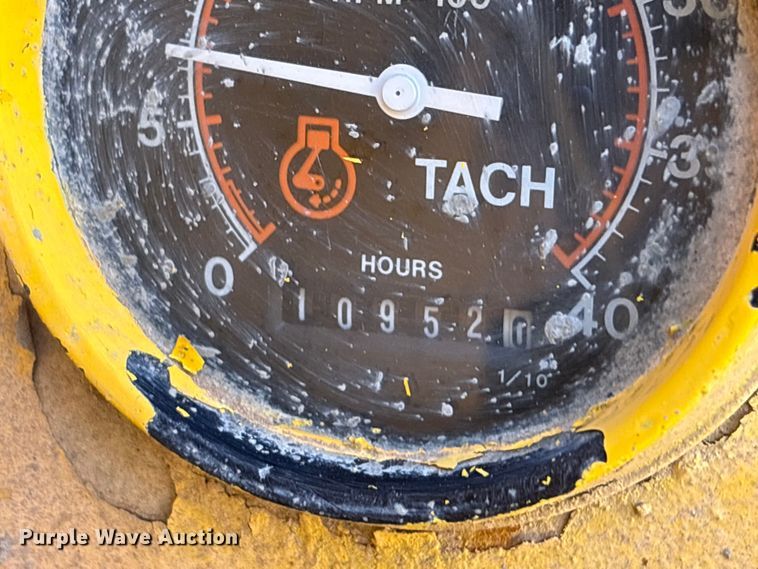 image for item DQ4274 Gomaco GT 6300 slipform paver