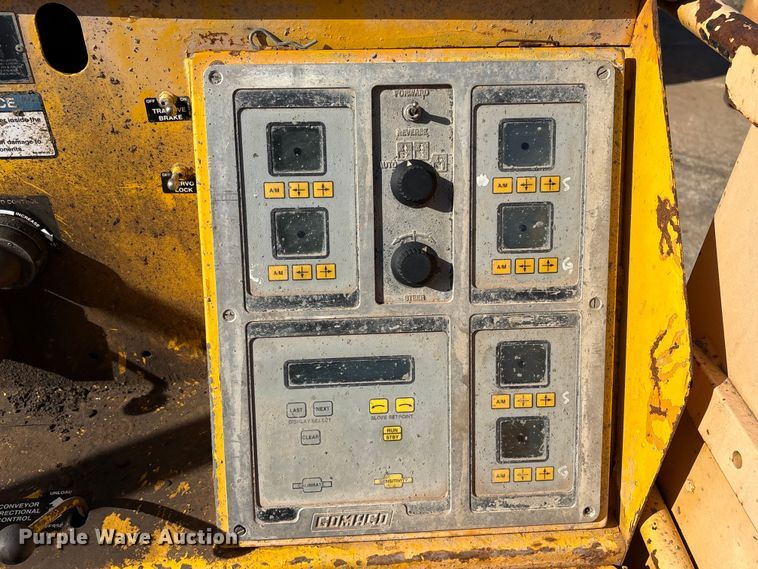 image for item DQ4274 Gomaco GT 6300 slipform paver