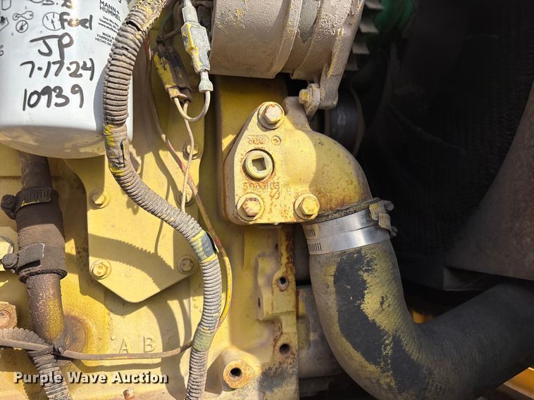 image for item DQ4274 Gomaco GT 6300 slipform paver