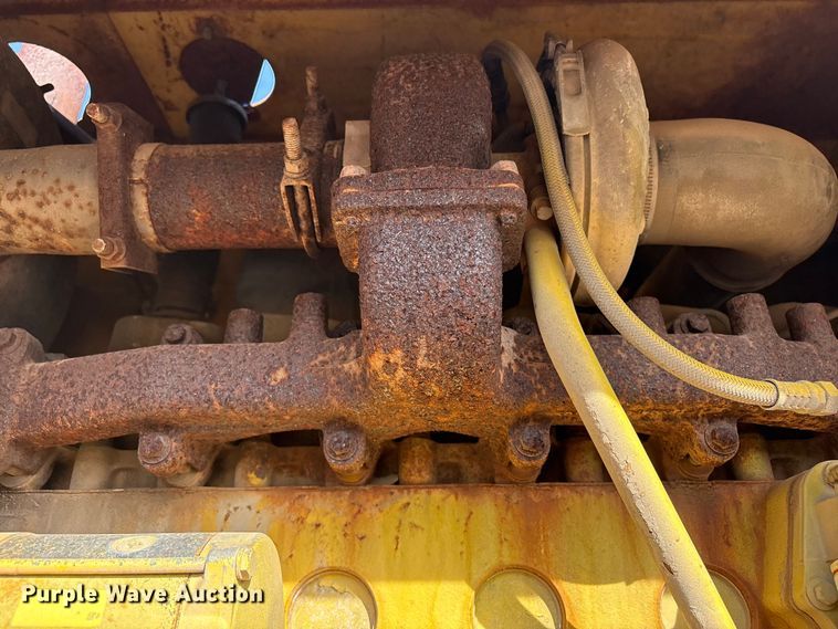 image for item DQ4274 Gomaco GT 6300 slipform paver