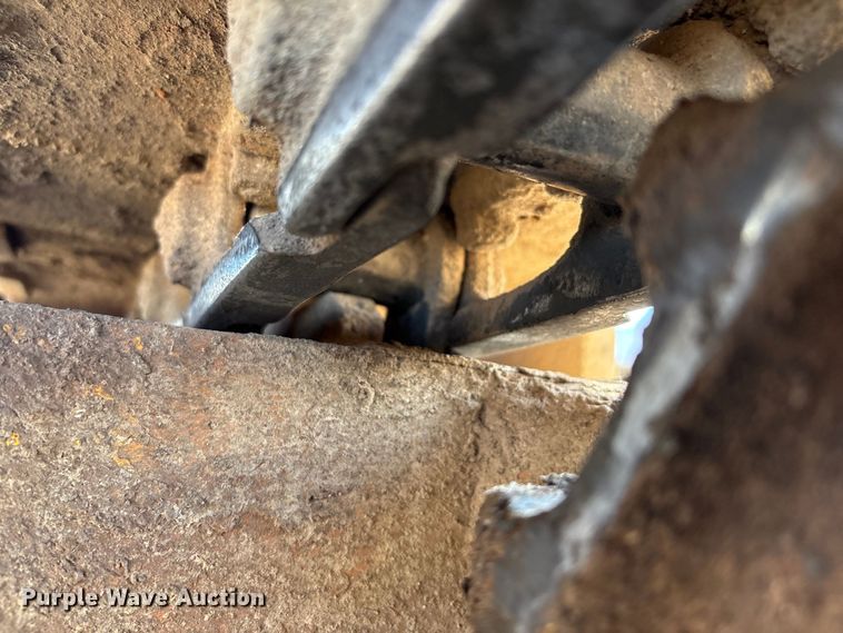 image for item DQ4274 Gomaco GT 6300 slipform paver