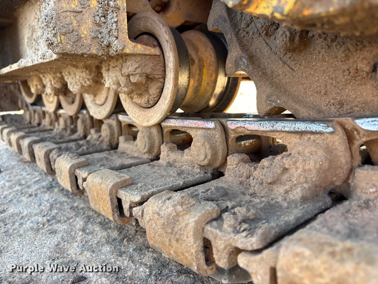 image for item DQ4274 Gomaco GT 6300 slipform paver