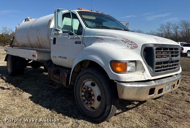 image for item DQ4278 2000 Ford F650 Super Duty tank truck