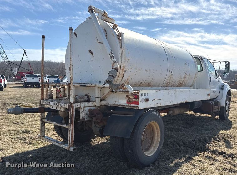 image for item DQ4278 2000 Ford F650 Super Duty tank truck