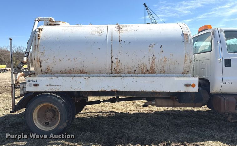 image for item DQ4278 2000 Ford F650 Super Duty tank truck