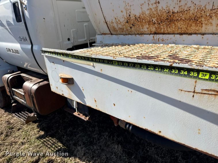 image for item DQ4278 2000 Ford F650 Super Duty tank truck