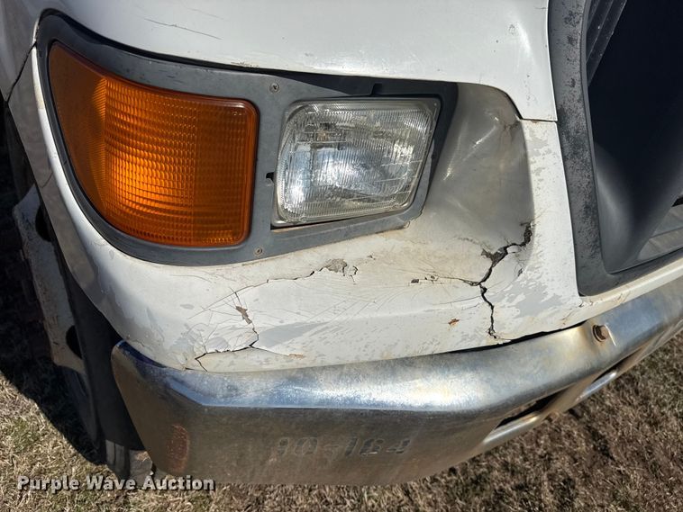 image for item DQ4278 2000 Ford F650 Super Duty tank truck