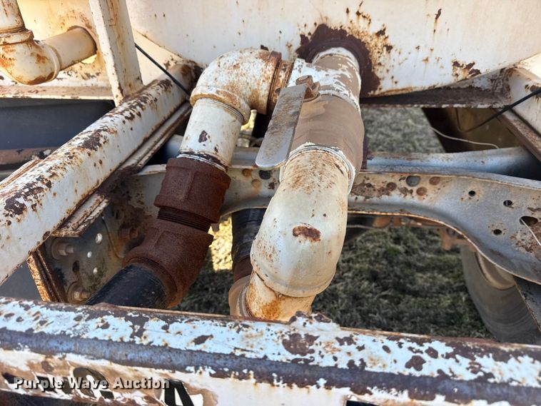 image for item DQ4278 2000 Ford F650 Super Duty tank truck