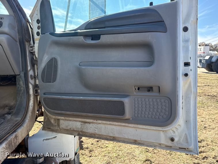 image for item DQ4278 2000 Ford F650 Super Duty tank truck