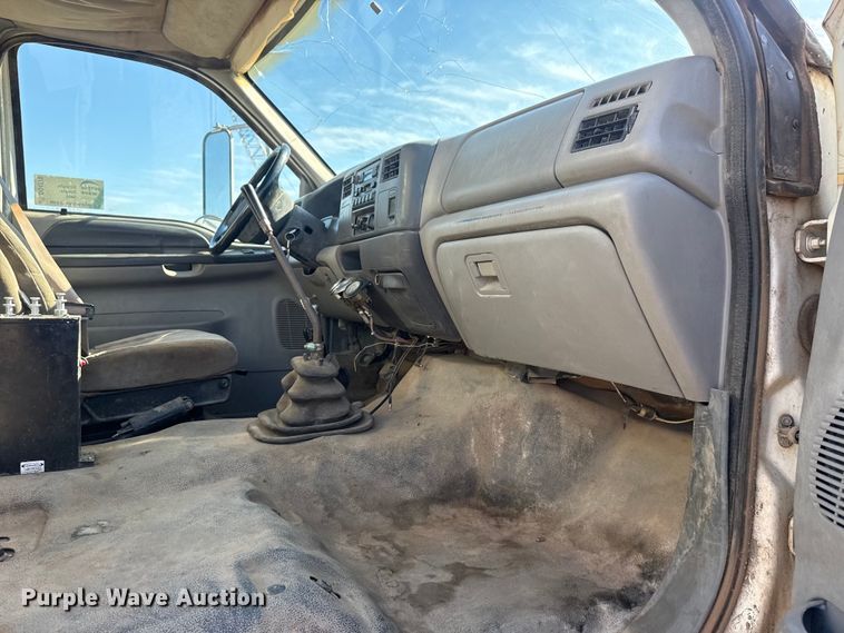 image for item DQ4278 2000 Ford F650 Super Duty tank truck