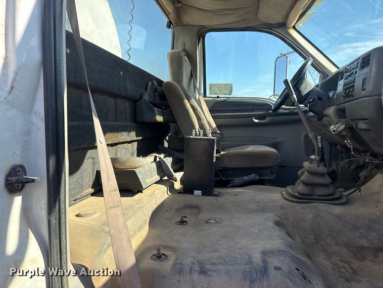 image for item DQ4278 2000 Ford F650 Super Duty tank truck