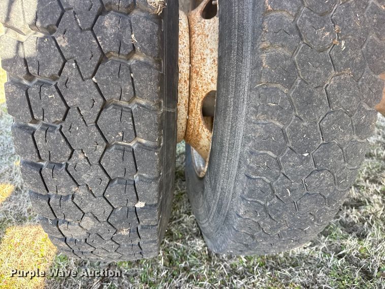 image for item DQ4278 2000 Ford F650 Super Duty tank truck