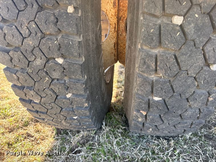 image for item DQ4278 2000 Ford F650 Super Duty tank truck