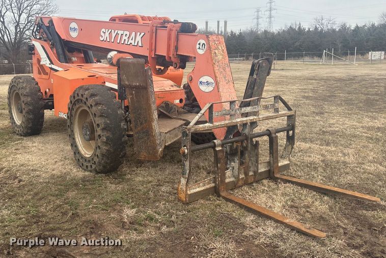 image for item DQ4281 2013 JLG 10042 telehandler