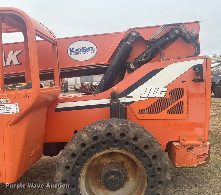 image for item DQ4281 2013 JLG 10042 telehandler