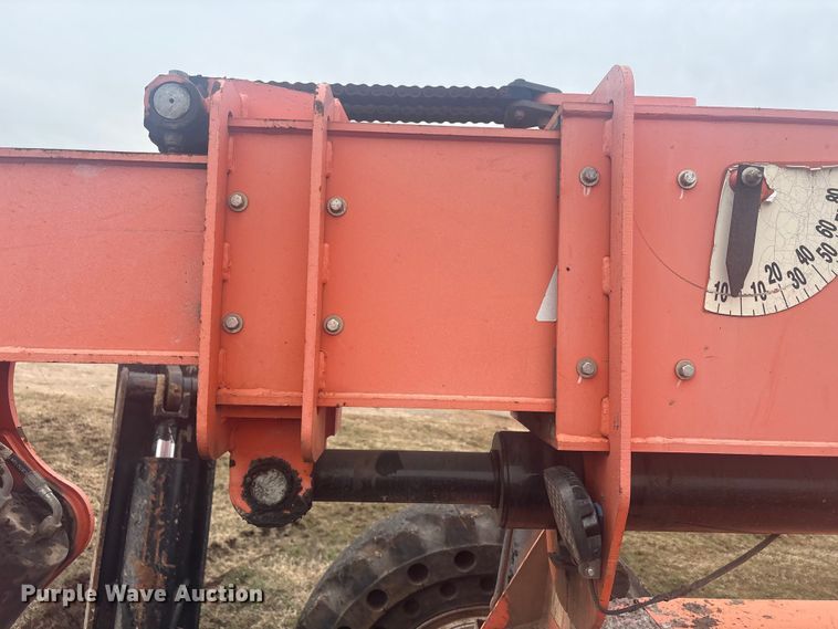 image for item DQ4281 2013 JLG 10042 telehandler