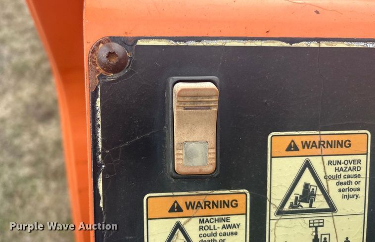 image for item DQ4281 2013 JLG 10042 telehandler