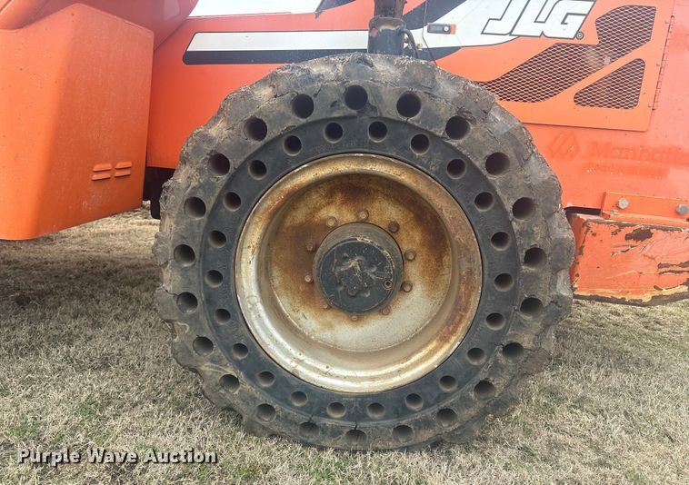 image for item DQ4281 2013 JLG 10042 telehandler