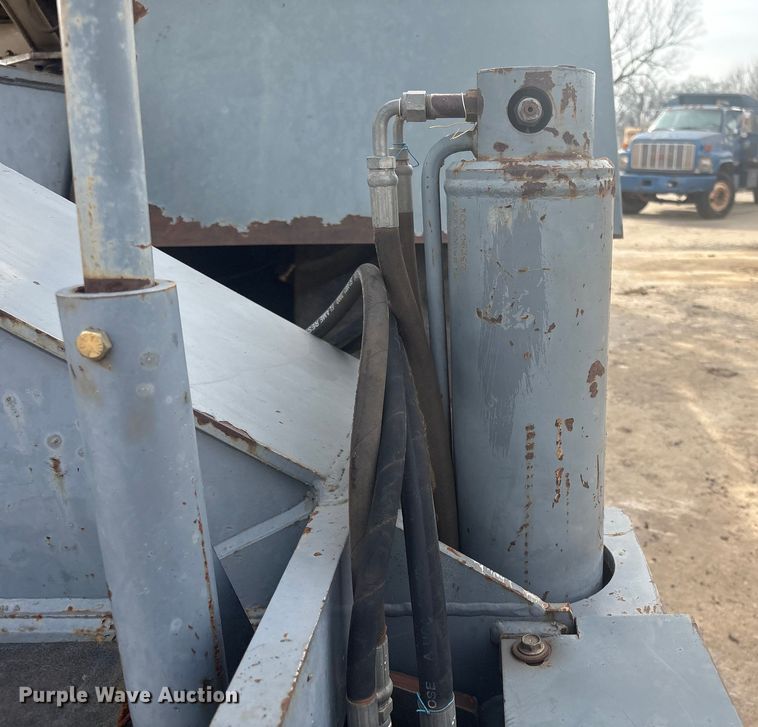 image for item DQ4282 2000 Terex RT 160 crane