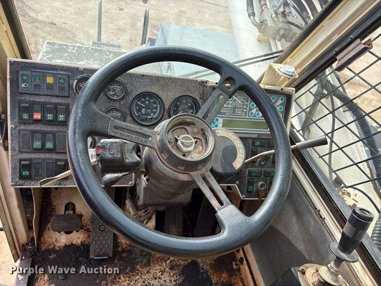 image for item DQ4282 2000 Terex RT 160 crane