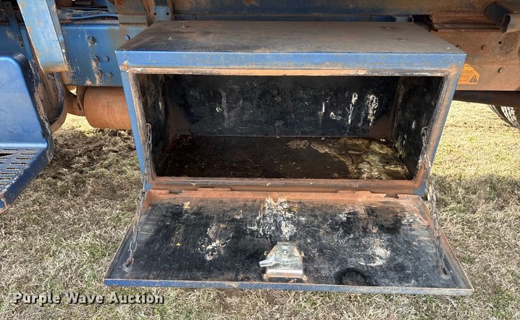 image for item DQ4284 1991 GMC C6500 dump truck