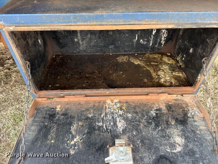 image for item DQ4284 1991 GMC C6500 dump truck