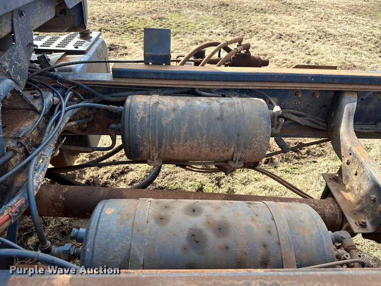 image for item DQ4284 1991 GMC C6500 dump truck