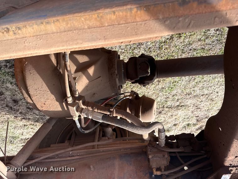 image for item DQ4284 1991 GMC C6500 dump truck