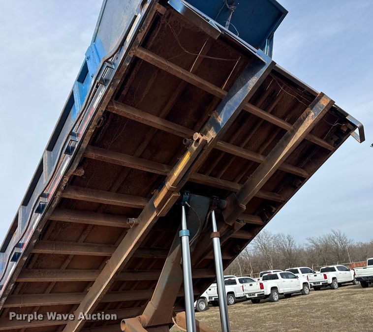 image for item DQ4284 1991 GMC C6500 dump truck