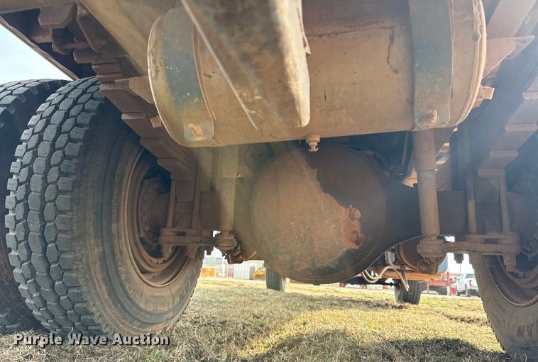 image for item DQ4284 1991 GMC C6500 dump truck