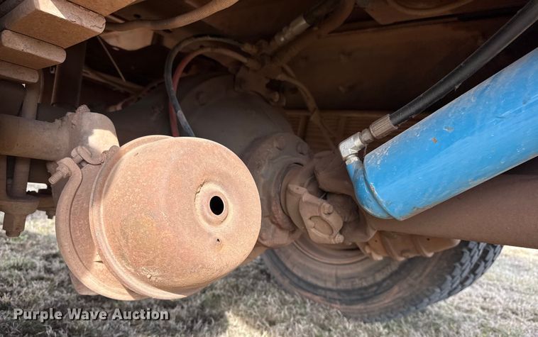 image for item DQ4284 1991 GMC C6500 dump truck