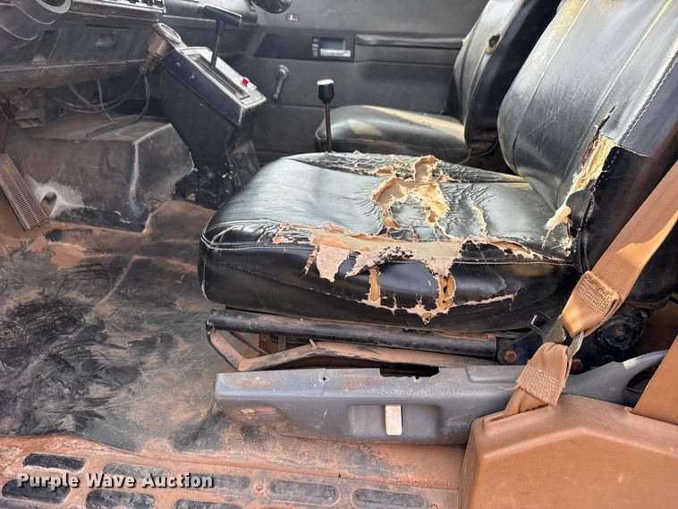 image for item DQ4284 1991 GMC C6500 dump truck